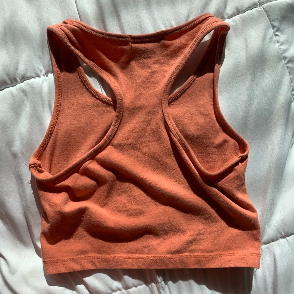 Cropped Racer Back Tank Top - Picture 3 of 3